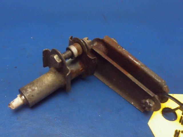 0862100-17 Cessna - BELLCRANK LH OUTBOARD
