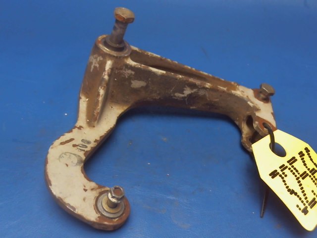 0841106-5 Cessna - IDLER ASSEMBLY-BELLCRANK MAIN GEAR LH