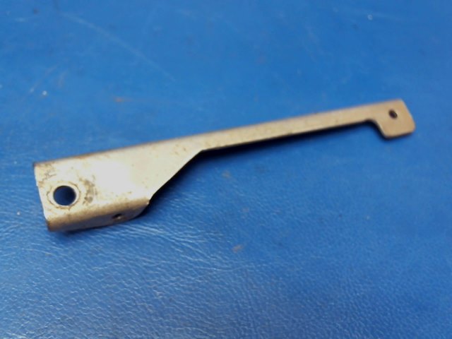 96970-01 Piper - HANDLE - Drain valve fuel right