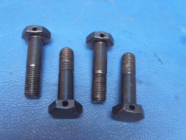 22532 Continental O-200 - Screw (QTY. 4)