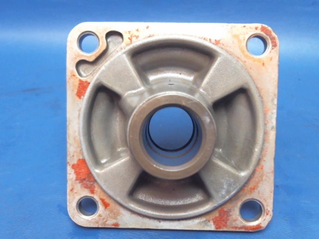 534858 Continental IO-520L-12B - Vacuum Pump Adaptor
