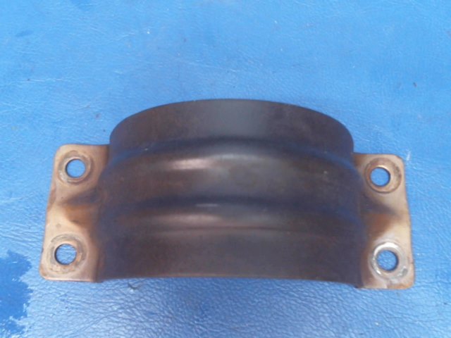 0750161-22 Cessna - CLAMP HALF -LWR