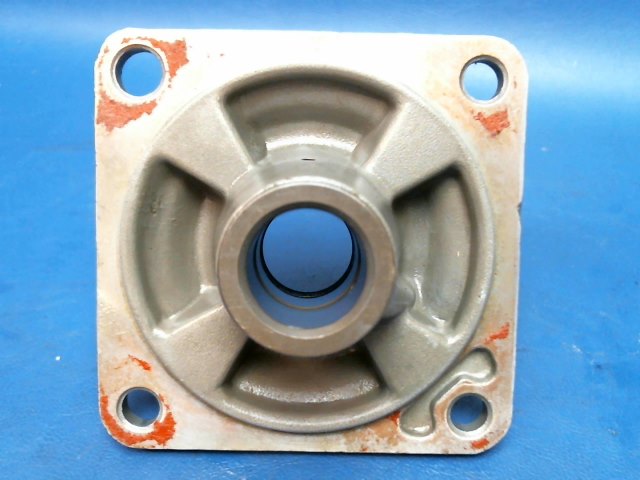 534858 Continental IO-520L-12B - Vacuum Pump Adaptor