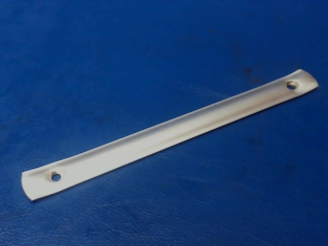 63142-29 Piper - TRIM STRIP - Cargo door middle