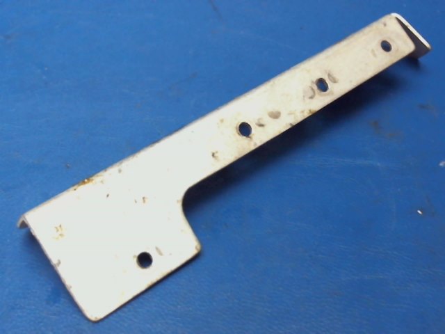 1215144-4 Cessna - Bracke-Cabin Door Stop Lower