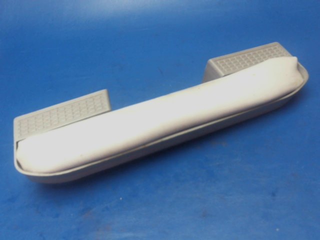 1414082-1. Cessna - Rear Armrest
