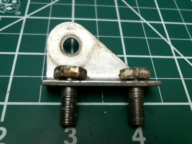 0510205-8 Cessna - Fitting-Seat Belt RH Inboard