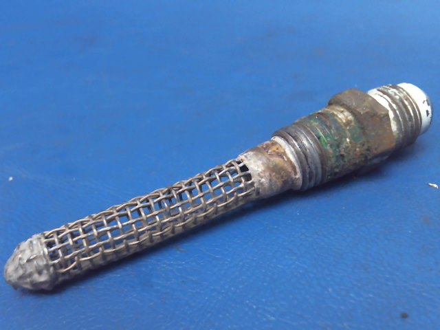 0422130 Cessna - STRAINER -FUEL TANK (FINGER)