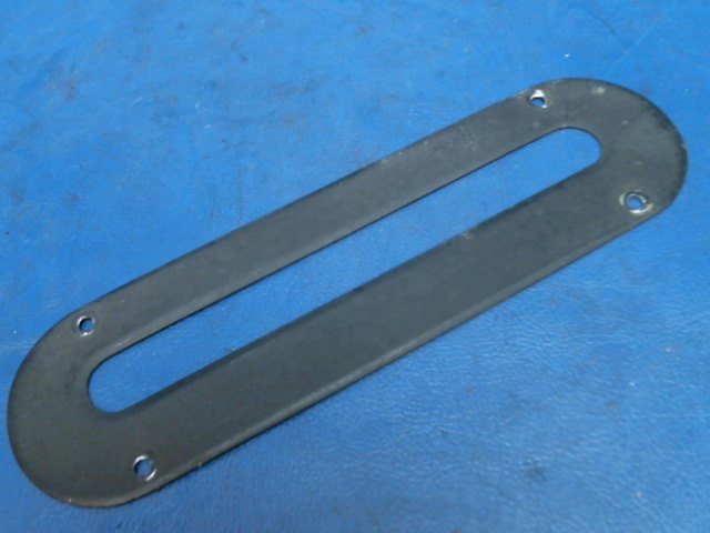 0713046 Cessna - RETAINER-UPHOLSTERY