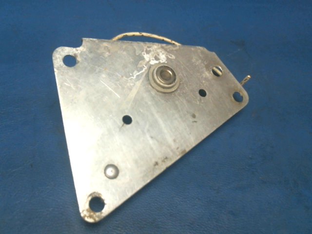 0713642-1 Cessna - RETAINER-ELEVATOR TRIM