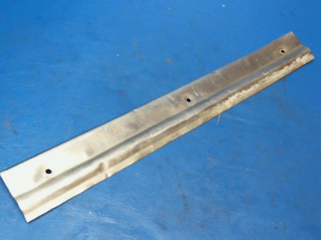 0311623-1 Cessna - SCUFF PLATE-Baggage Door