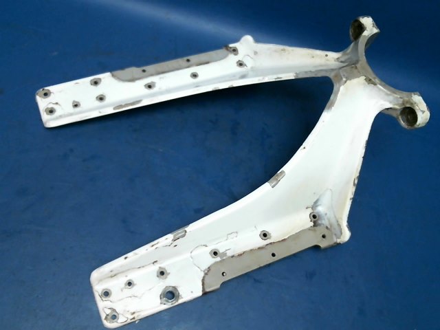 0543016-1 Cessna - FITTING-NOSE GEAR LWR