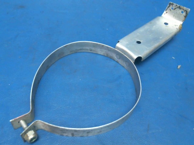 NPN Cessna - CLAMP AND LOWER BRACKET - SILENCER LH