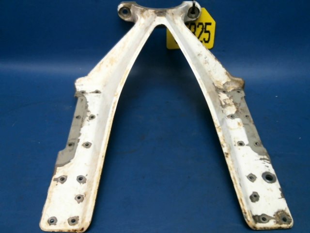 0543016-1 Cessna - FITTING-NOSE GEAR LWR