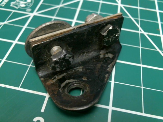 0510205-3 Cessna - BRACKET-SAFETY BELT ATTACHMENT LH OUTBD or RH INBD