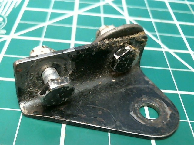 0510205-4 Cessna - BRACKET-SAFETY BELT ATTACHMENT RH OUTBD or LH INBD