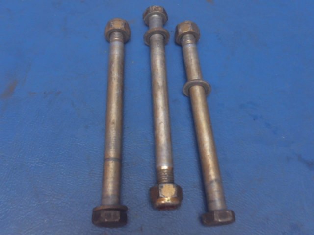 AN5-37A Cessna - BOLT w/ NUT Qty 3 - MAIN WHEEL