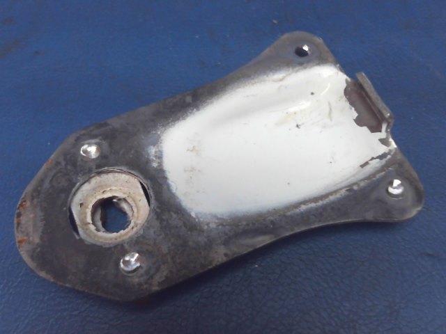 65889-00 Piper - Cup-Cowl Fastener