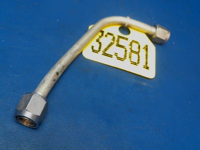 0800400-25 Cessna - LINE -LH TEE TO ELBOW