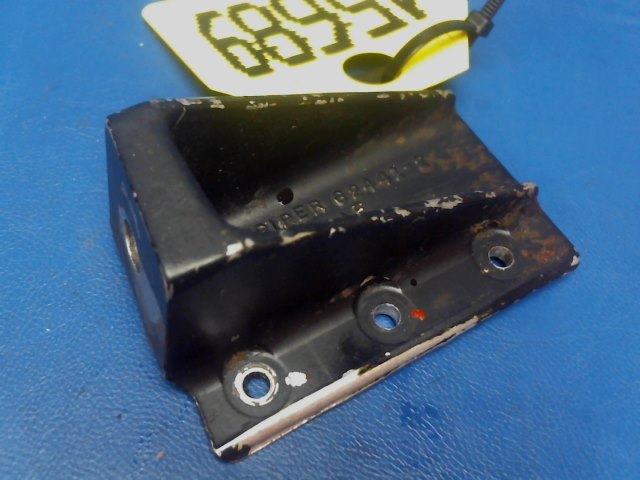 62441-00 Piper - FITTING - Engine lower LH