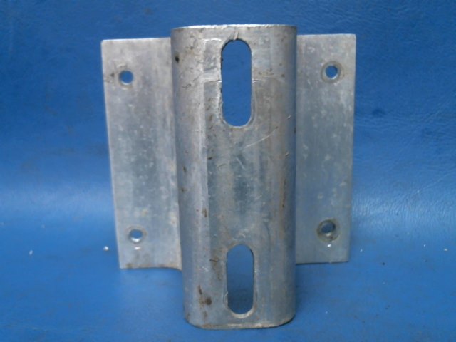 0413511-1 Cessna - BRACKET-FUEL STRAINER
