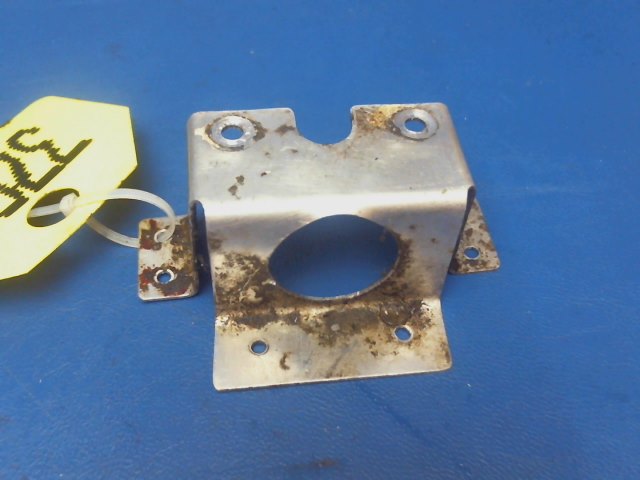 0513295-1 Cessna - BRACKET FUEL SELECTOR