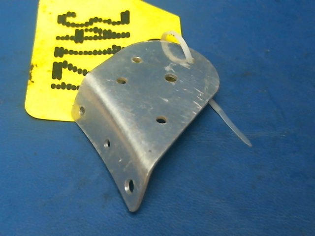 0412044-4 Cessna - BRACKET-PULLEY REAR RH