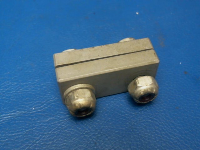 0861520-1 Cessna - CLAMP-CABLE HALF (2)