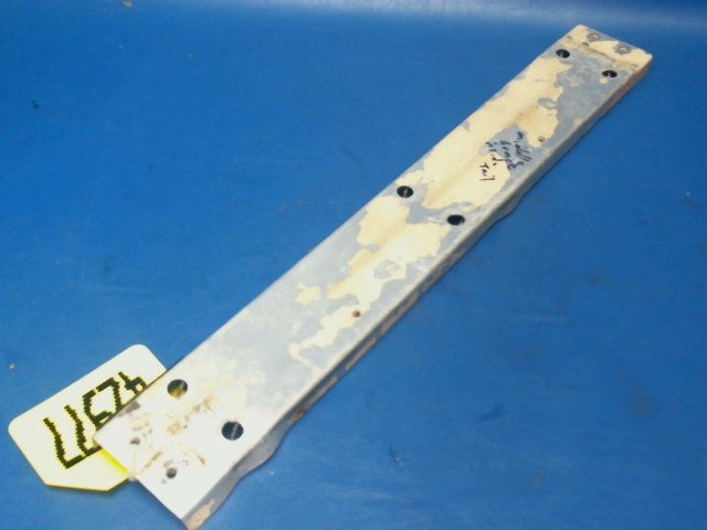 0811980-1 Cessna - SUPPORT-STA132.0 CNTR NO SHELF HALF SHELF