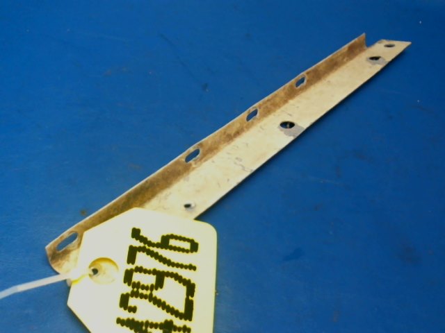 0811978-1 Cessna - FLANGE - LOWER RH NO SHELF HALF SHELF