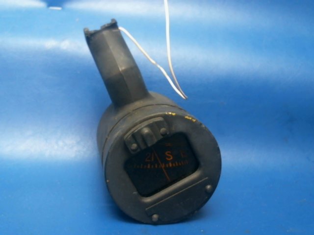 CM2639-1 Cessna - COMPASS (MOUNT BROKEN - SEE PHOTOS)