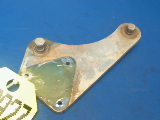 0832000-33 Cessna - ELEVATOR-CRANK