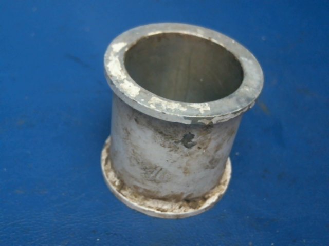 0842000-35 Cessna - SPACER-AXLE
