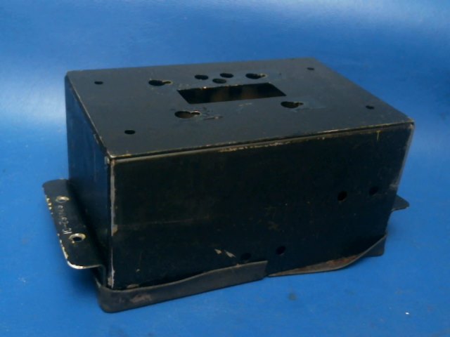 0861100-81 Cessna - COVER BOX -PEDESTAL FRONT