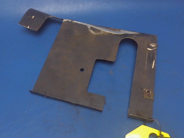 0411971-1 Cessna - SHIELD RUDDER BAR RH
