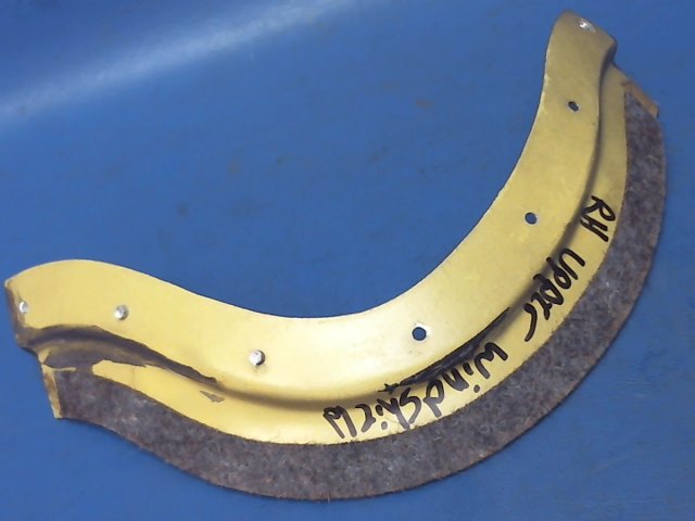 0913710-8 Cessna - RETAINER-RH WINDSHIELD