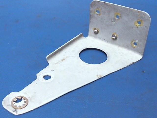 0956100-3 Cessna - BRACKET FUEL STRAINER