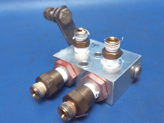 60-41 Cleveland - PARKING BRAKE VALVE