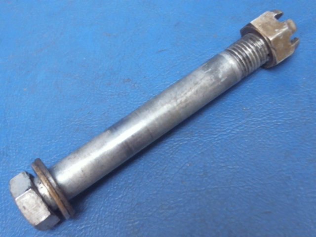 400 272 Piper - BOLT - NOSE GEAR (AN7-32)