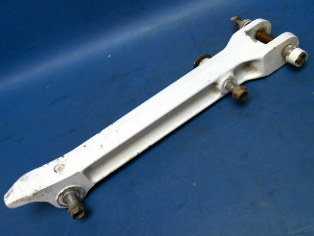 0841103-8 Cessna - Side Link - Lower RH