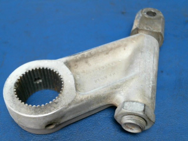 0842104-2 Cessna - BELLCRANK-ADJUSTING