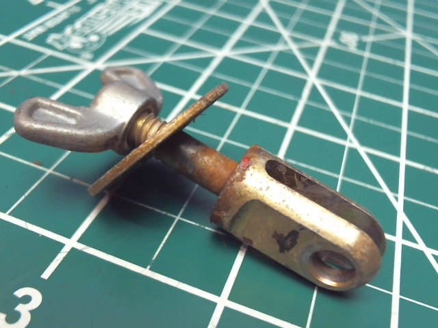 400 004 Piper - EYE BOLT - Seat attachment