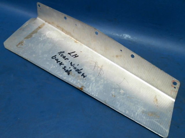 62504-00 Piper - GUSSET - Upper center cockpit