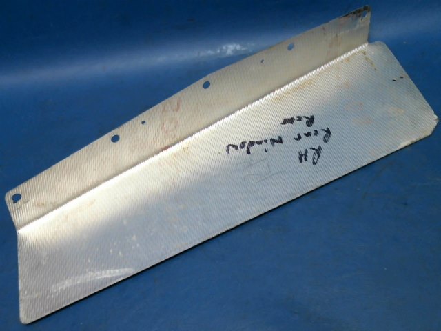 62504-00 Piper - GUSSET - Upper center cockpit