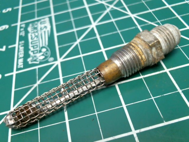 0422130 Cessna - STRAINER -FUEL TANK (FINGER)