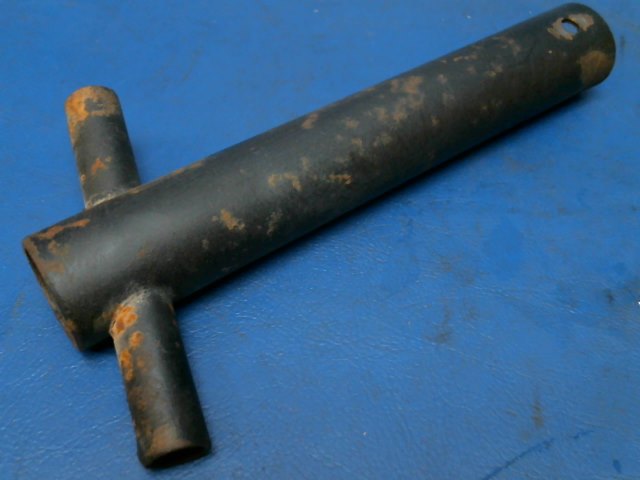 0411307 Cessna - ARM - RUDDER BAR