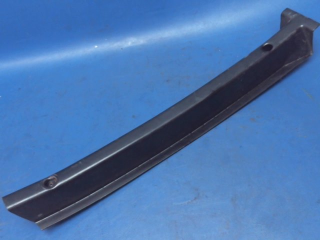 63125-00 Piper - Trim Strip-Window Post Left