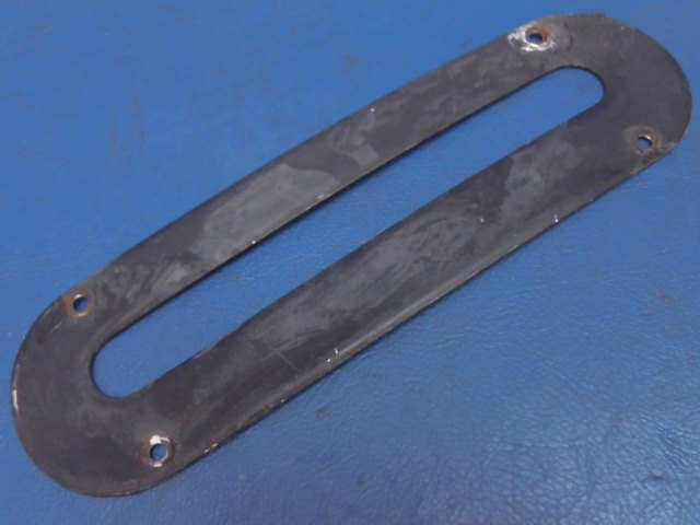 0713046 Cessna - RETAINER-UPHOLSTERY