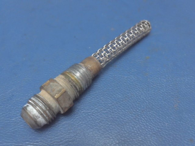 0422130 Cessna - Strainer-Fuel Tank(Finger)