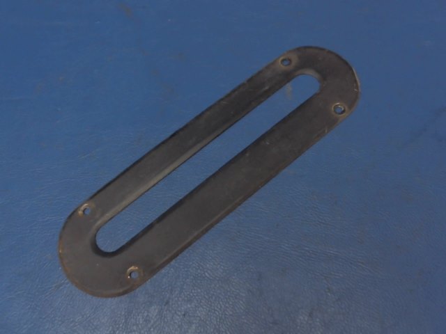 0713046 Cessna - Retainer-Upholstery